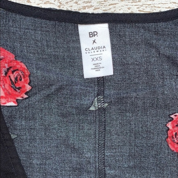 BP x Claudia Sulewski Black Rose print top New - Picture 9 of 11